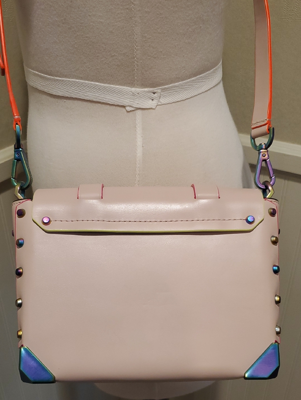 NEW Michael Kors Manhattan Messenger Crossbody Bag - Picture 6 of 16